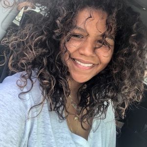 Meet your Posher, Shania